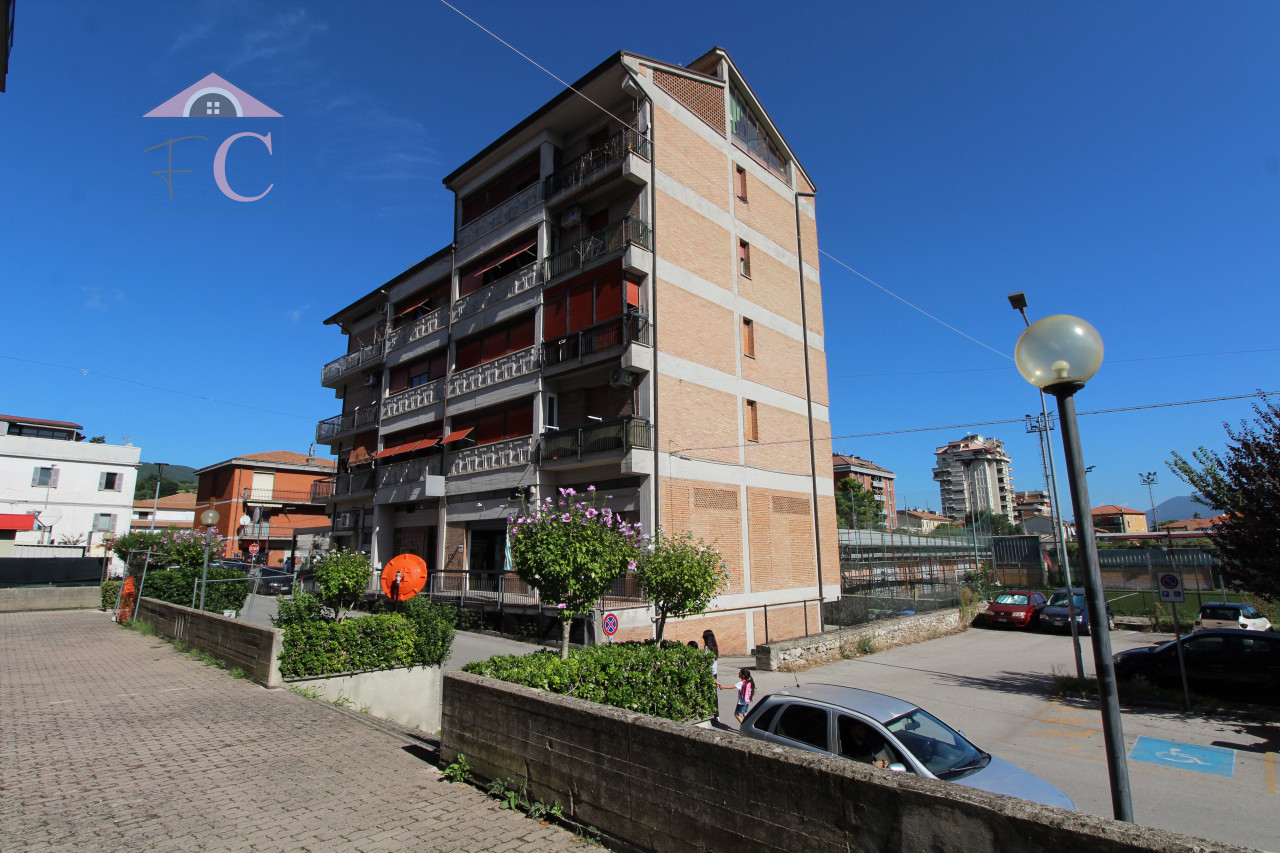 narni scalo- ultimo piano- luminoso- centrale-ottimo investimento- locato  1 - Copia.png